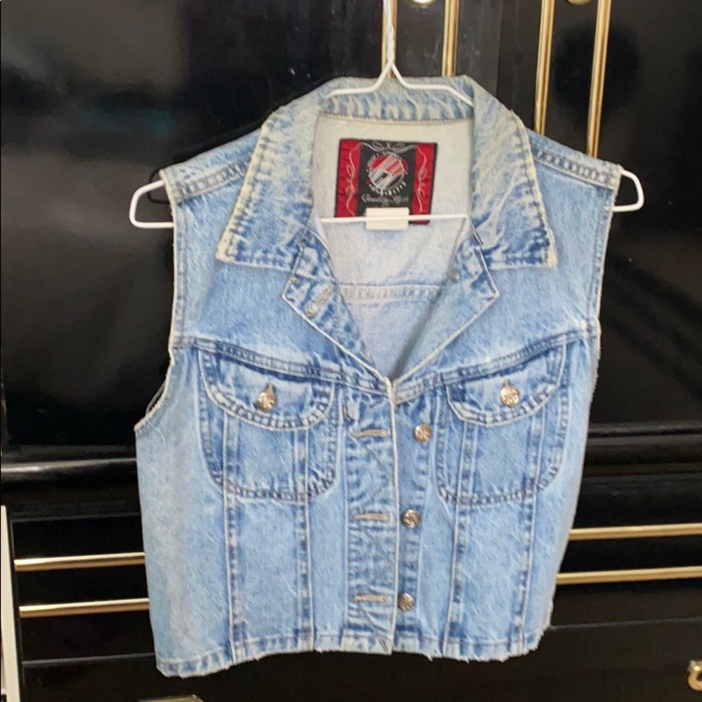 Adorable shorty denim vest vintage